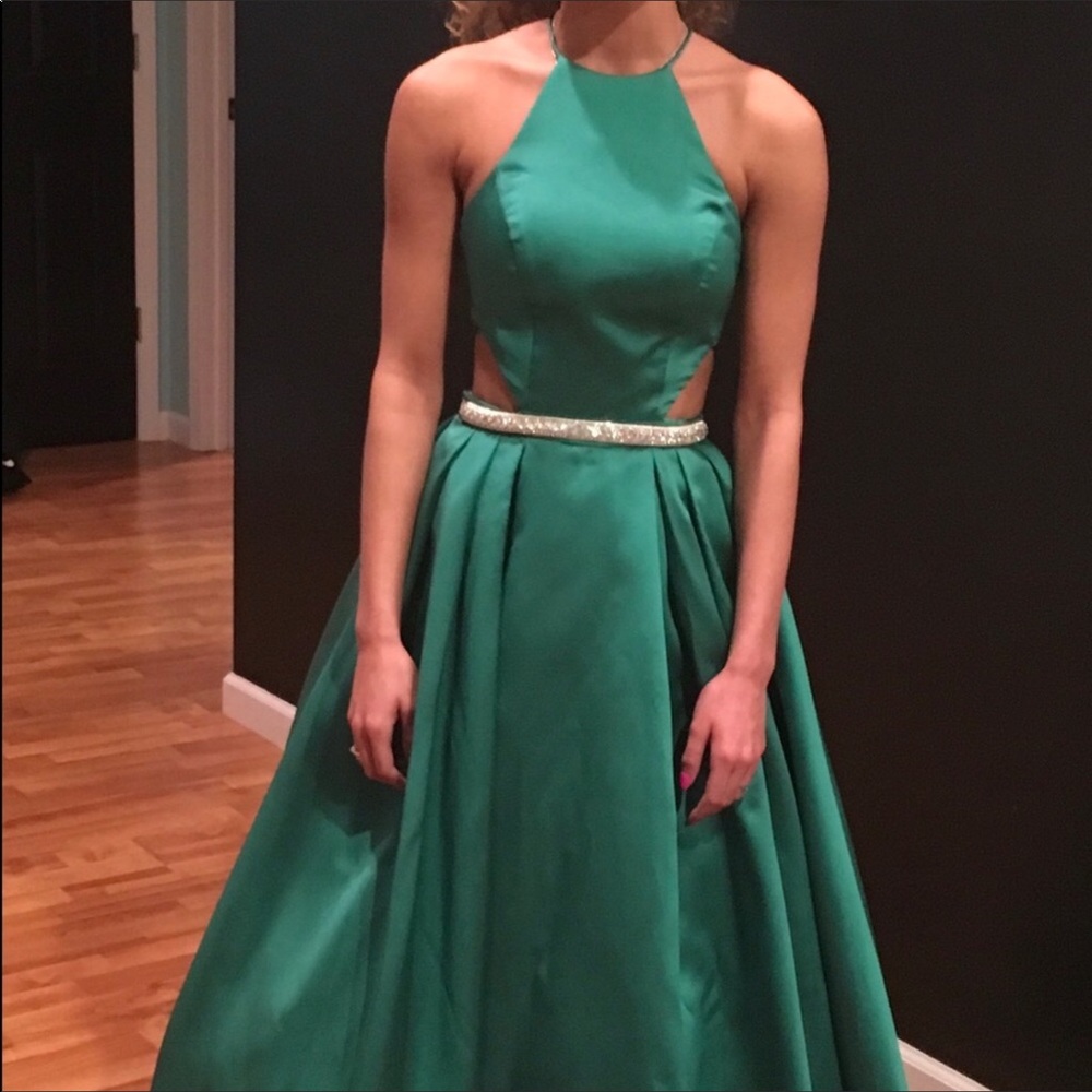 Madison James prom dress size 0 green never worn